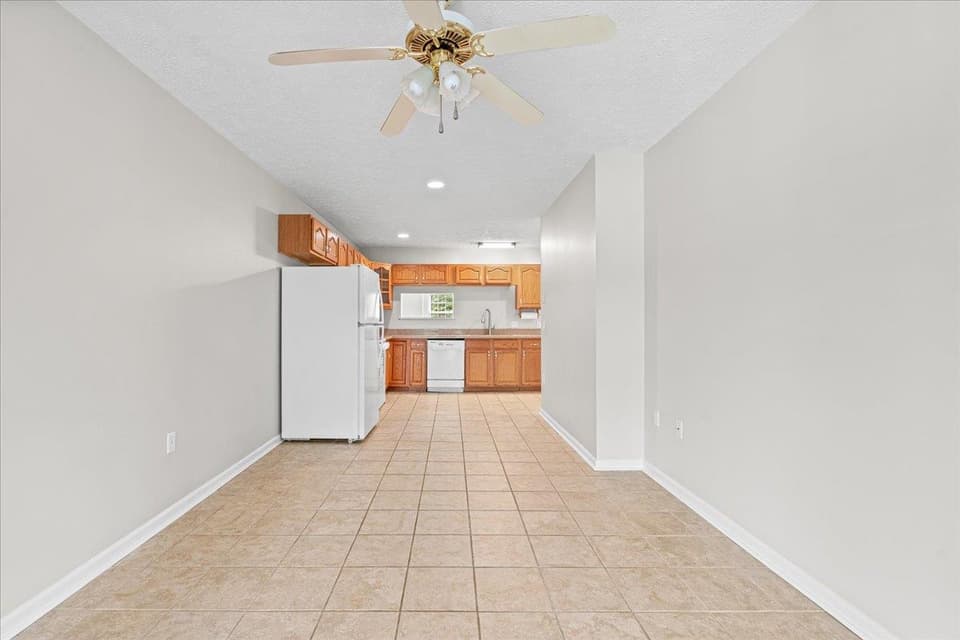 125 SE Jennifer Street, photo 8 of 27