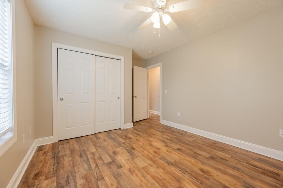 590 Tall Oak Boulevard, photo 38 of 40