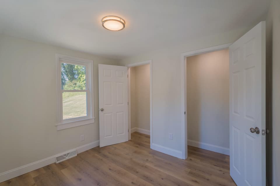 630 School Lane, photo 15 of 33