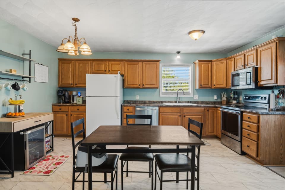 2301 Viewland Circle, photo 9 of 40