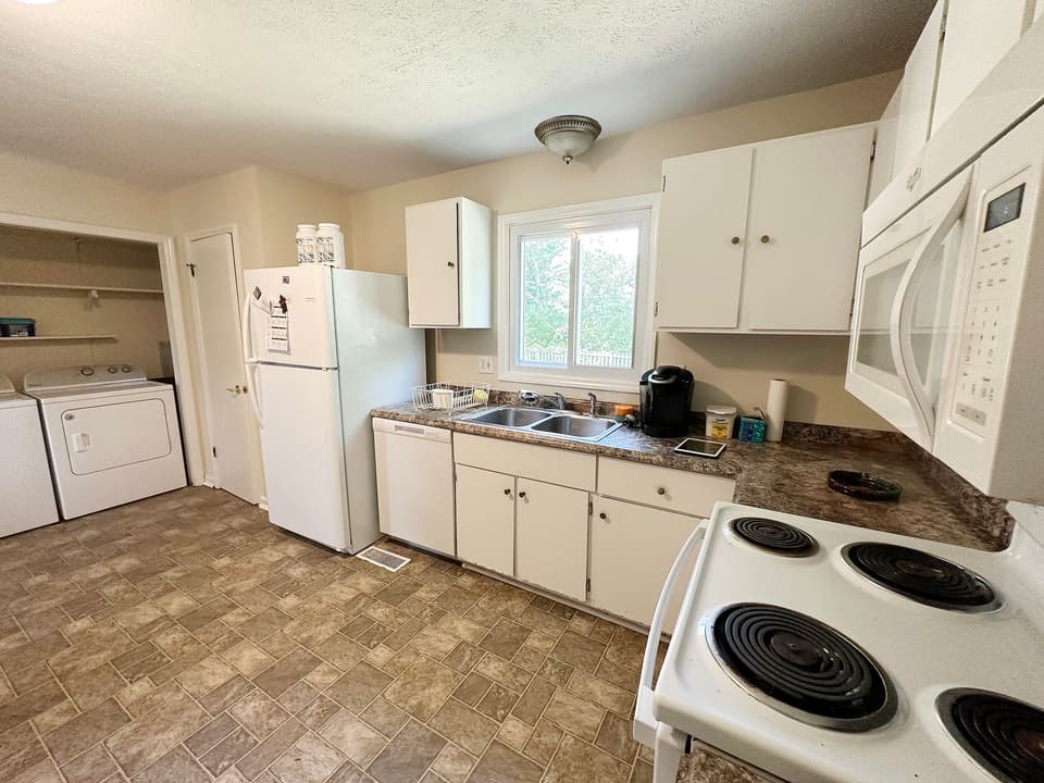 285 Mulberry Drive, photo 12 of 37