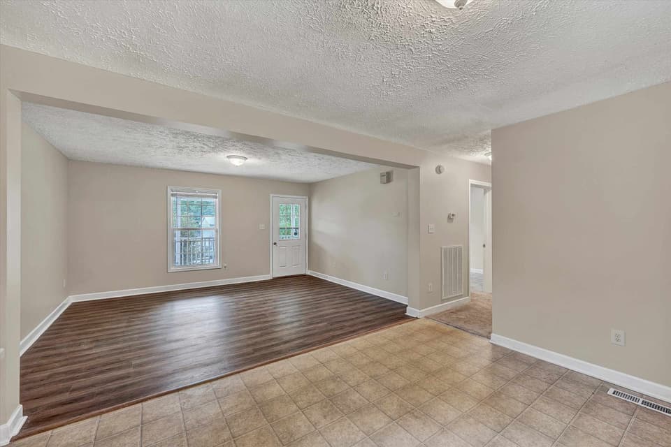 1400 Rigby Street NE, photo 12 of 23