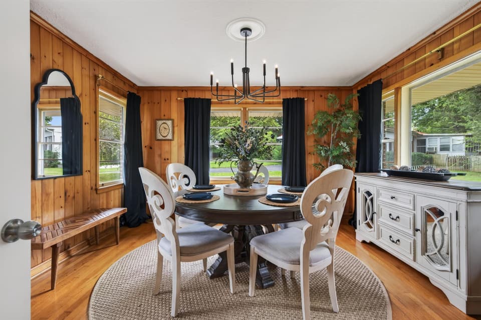 107 Roseland Drive, photo 14 of 40
