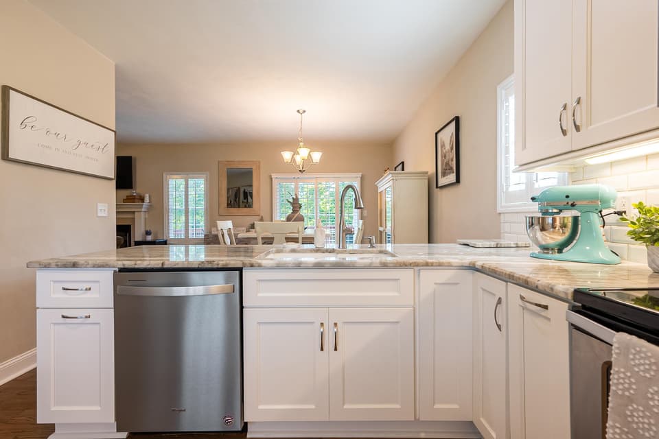 1136 Crosscreek Drive, photo 23 of 40