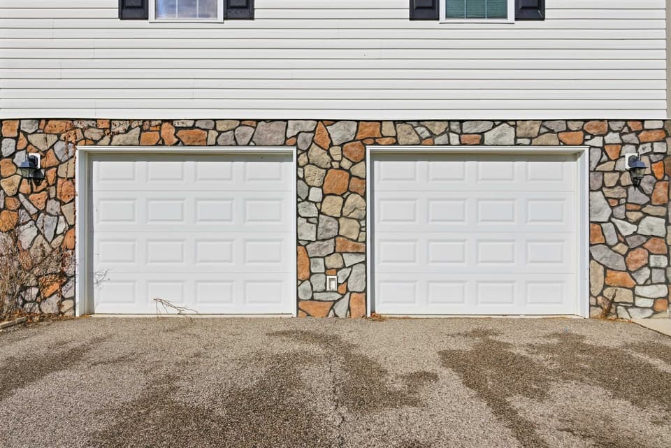 370 Robin Hood Drive, photo 20 of 40