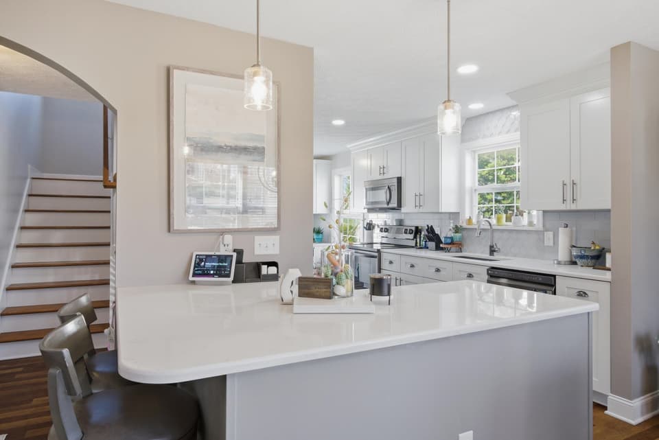 265 Robert Street, photo 8 of 40