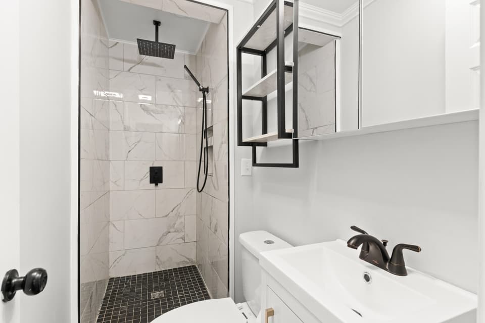 4090 Roanoke Street, photo 15 of 40