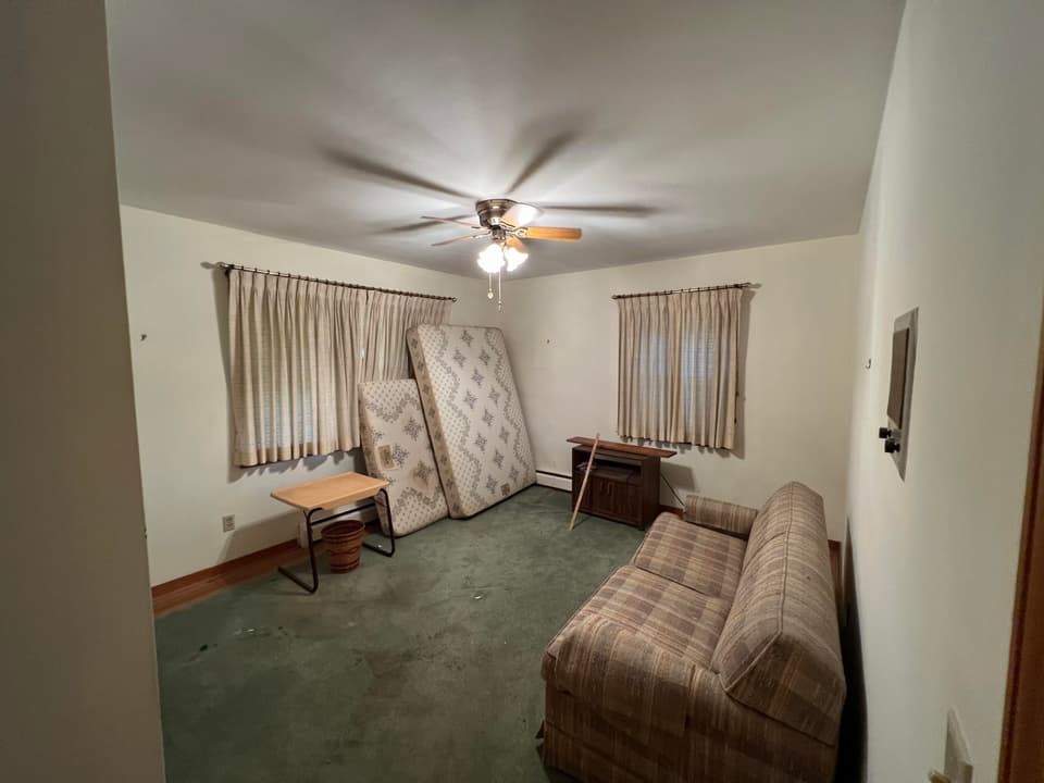 410 Dogwood Ln, photo 8 of 20