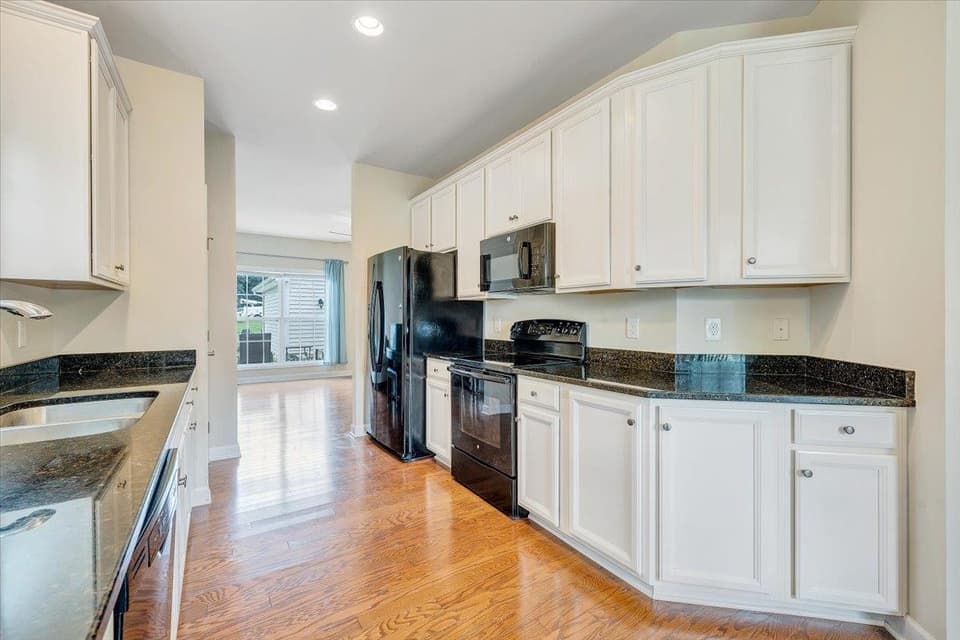 205 Phoenix Boulevard NW, photo 5 of 34