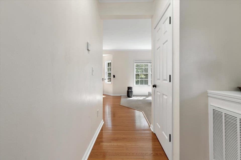 921 Crosscreek Drive, photo 7 of 40