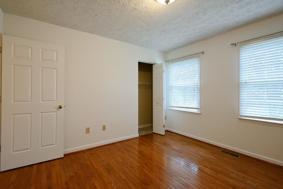 355 Overland Drive, photo 16 of 29