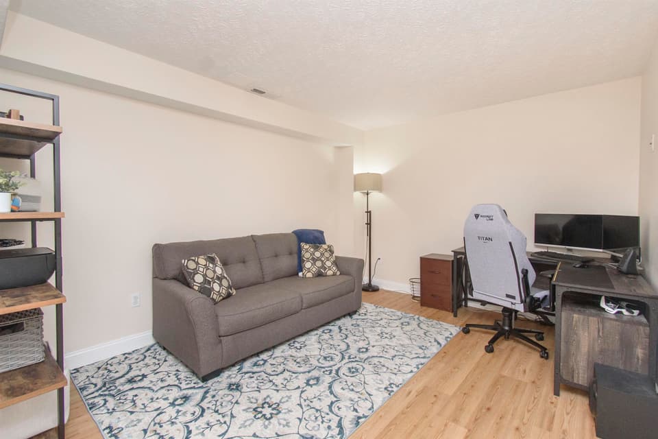 190 Robin Hood Drive, photo 27 of 40