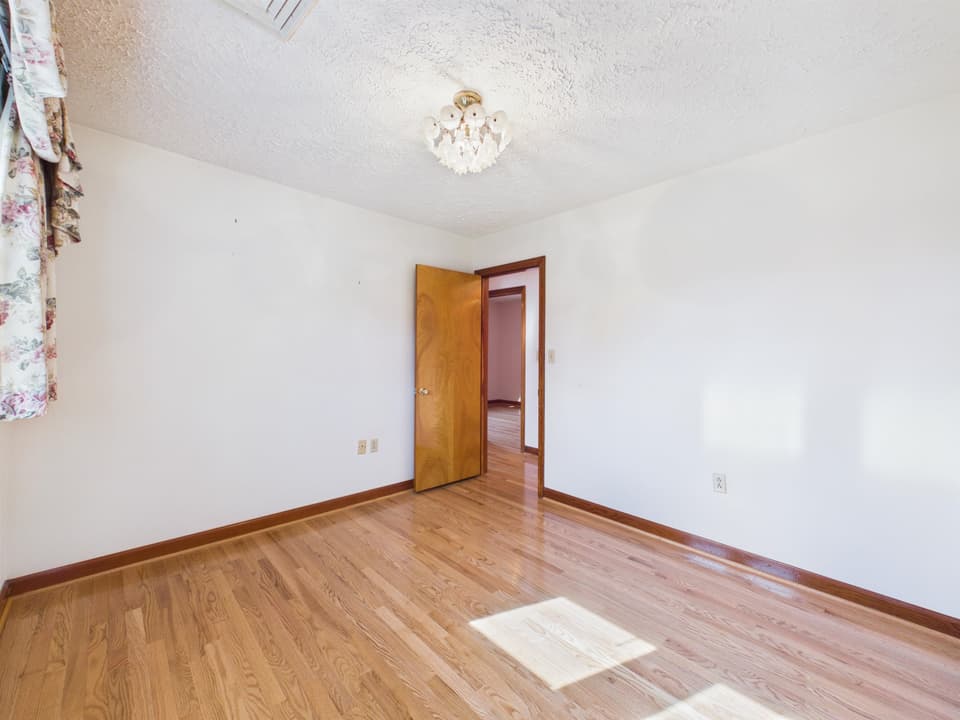 240 Walnut Drive, photo 23 of 40