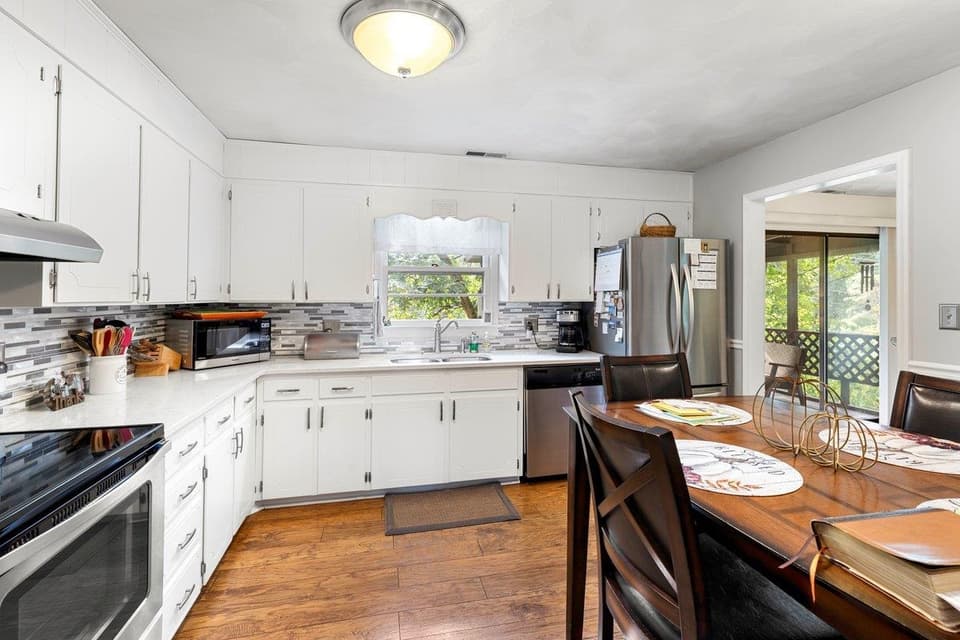 125 Edgewood Drive, photo 13 of 35