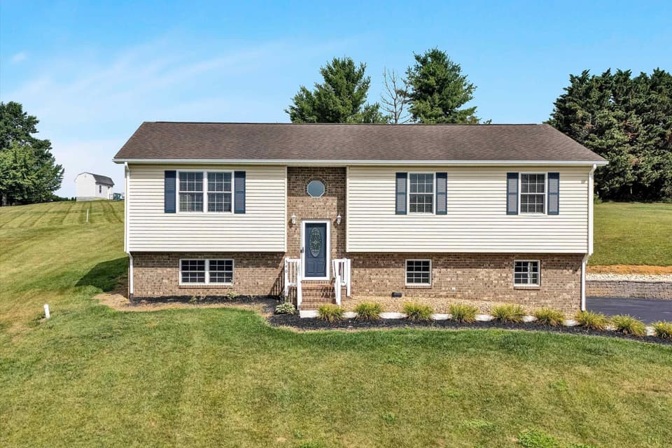 540 Harkrader Street, Christiansburg, VA