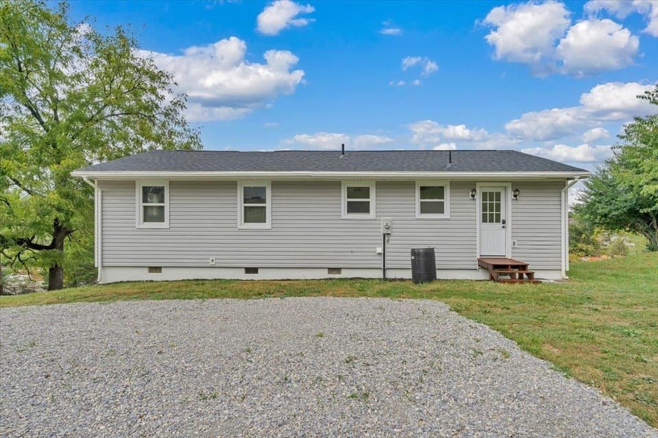 935 NE Depot Street NE, photo 19 of 26