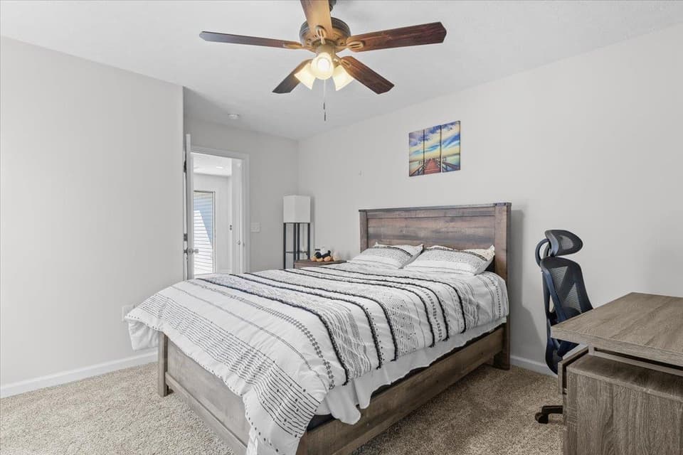 2150 Giles Drive, photo 11 of 37