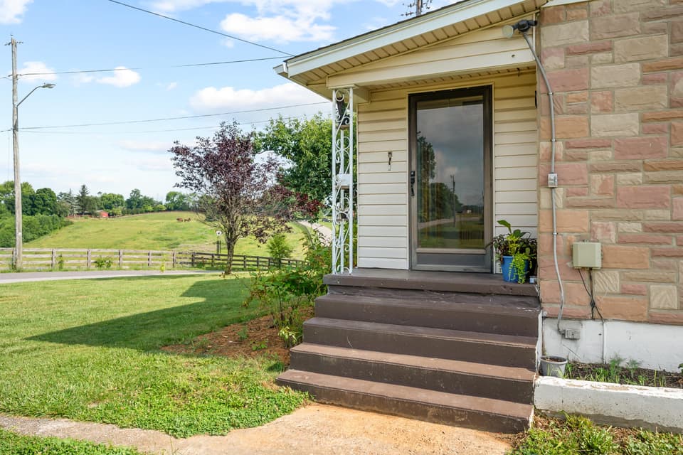285 Dunlap Drive NE, photo 5 of 34