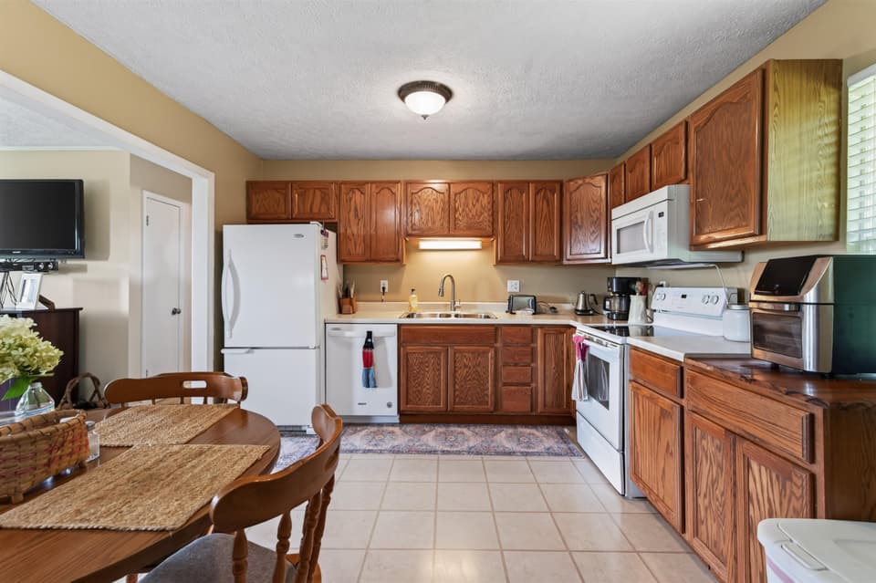 867 Switchback Road, photo 11 of 40