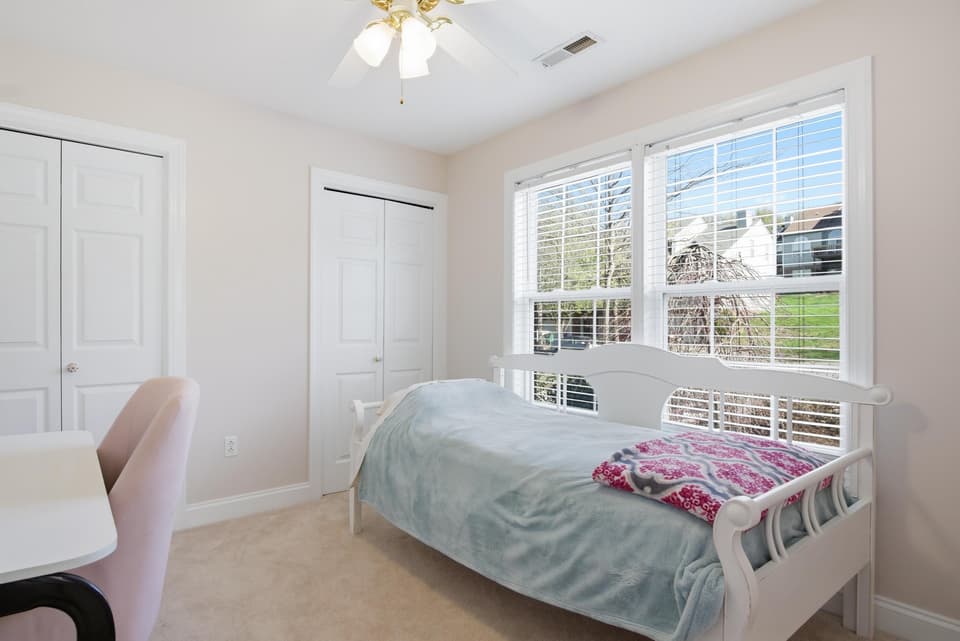 450 Silver Leaf Drive, photo 23 of 27