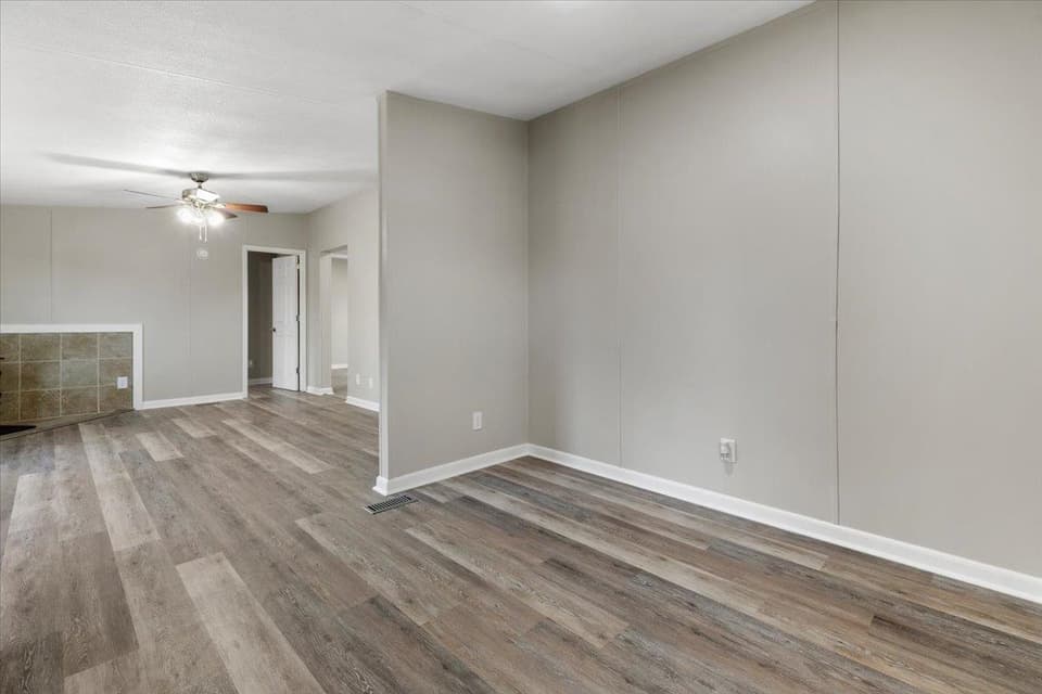 505 North Drive NE, photo 14 of 40