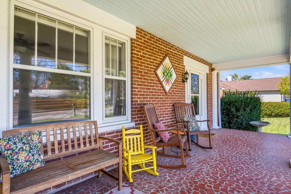 805 W Main Street, photo 8 of 40