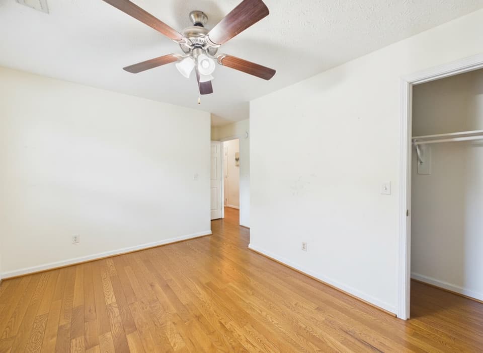 209 Rolling Hills Drive, photo 28 of 40