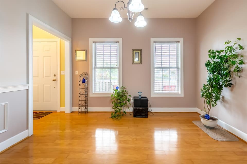 300 Meadow Drive, photo 8 of 40