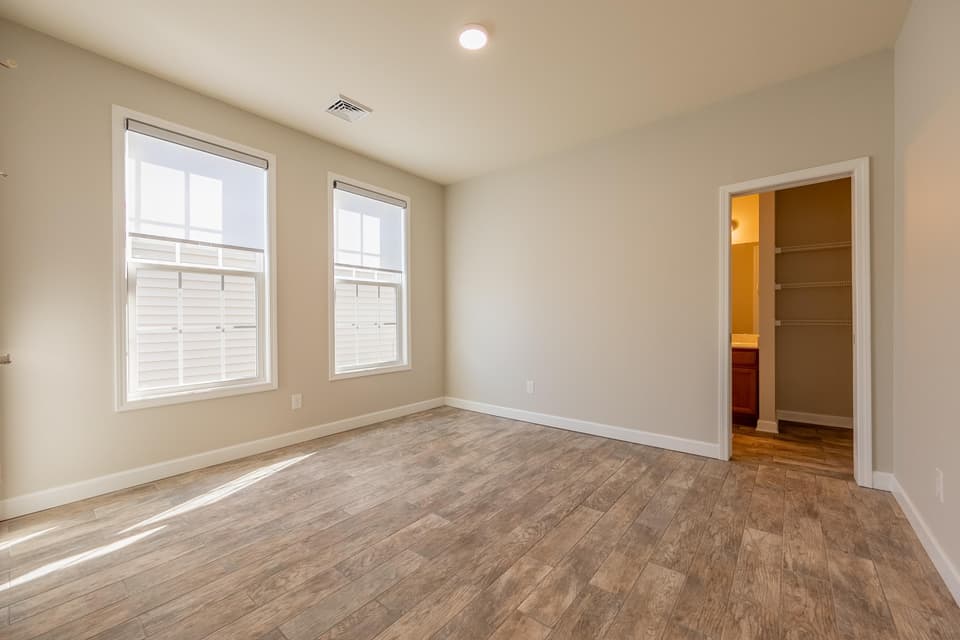 510 Dewdrop Lane, photo 12 of 40