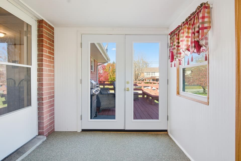 380 Clearview Drive, photo 23 of 40