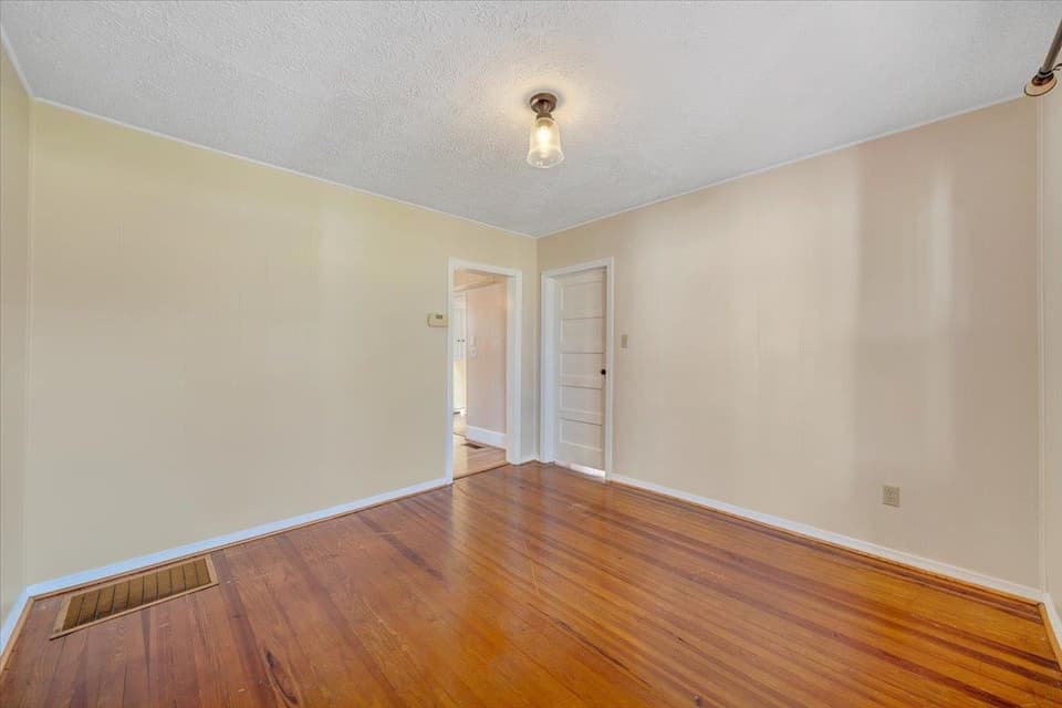 505 Republic Road, photo 9 of 40