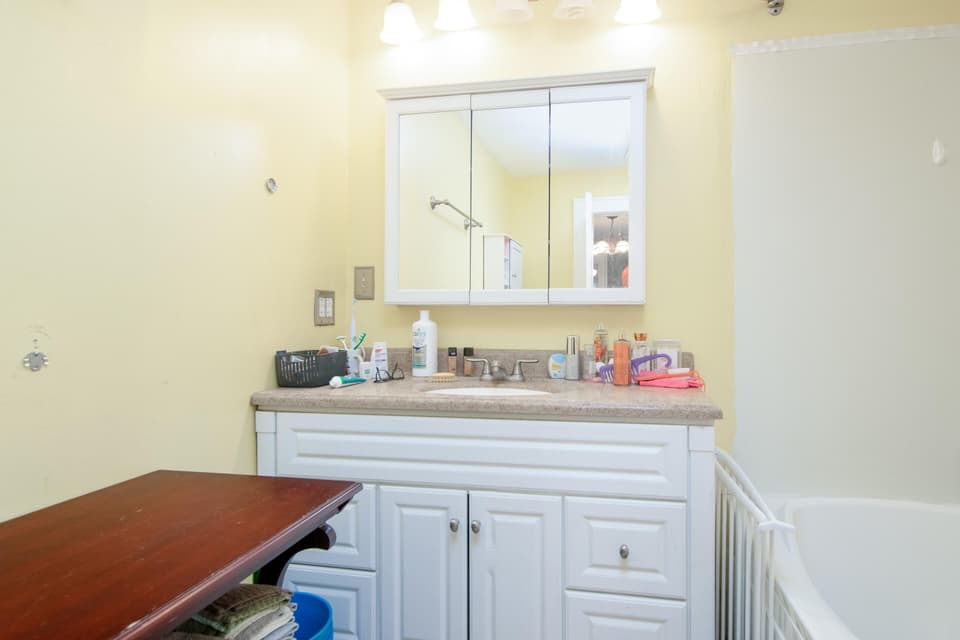 855 E Main St, photo 16 of 35