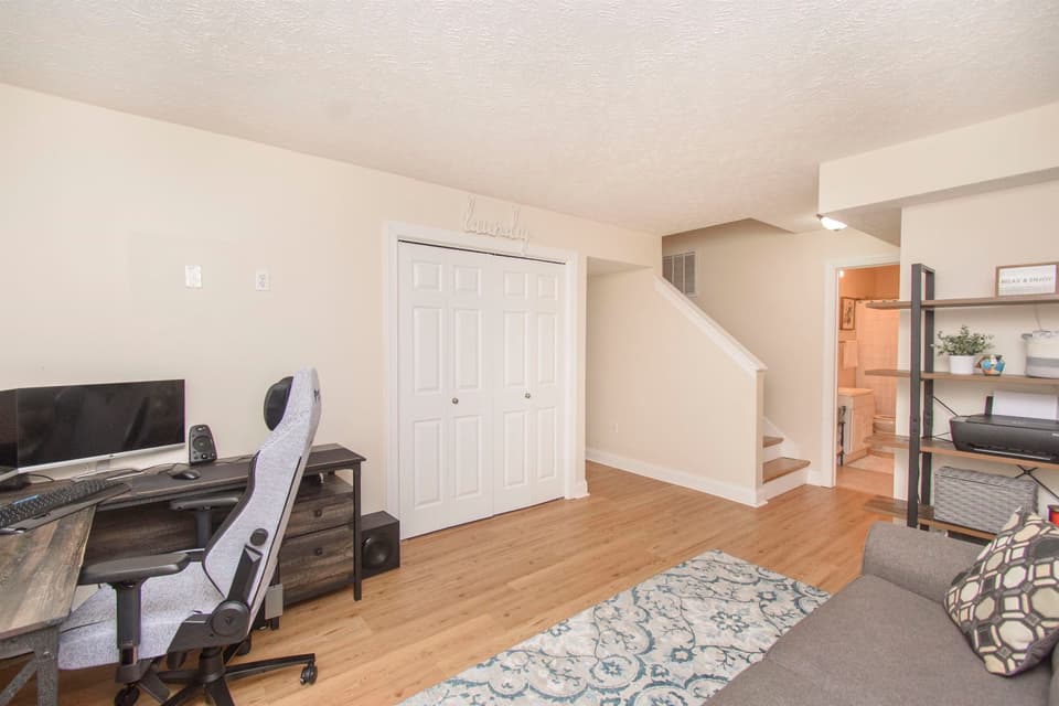190 Robin Hood Drive, photo 28 of 40