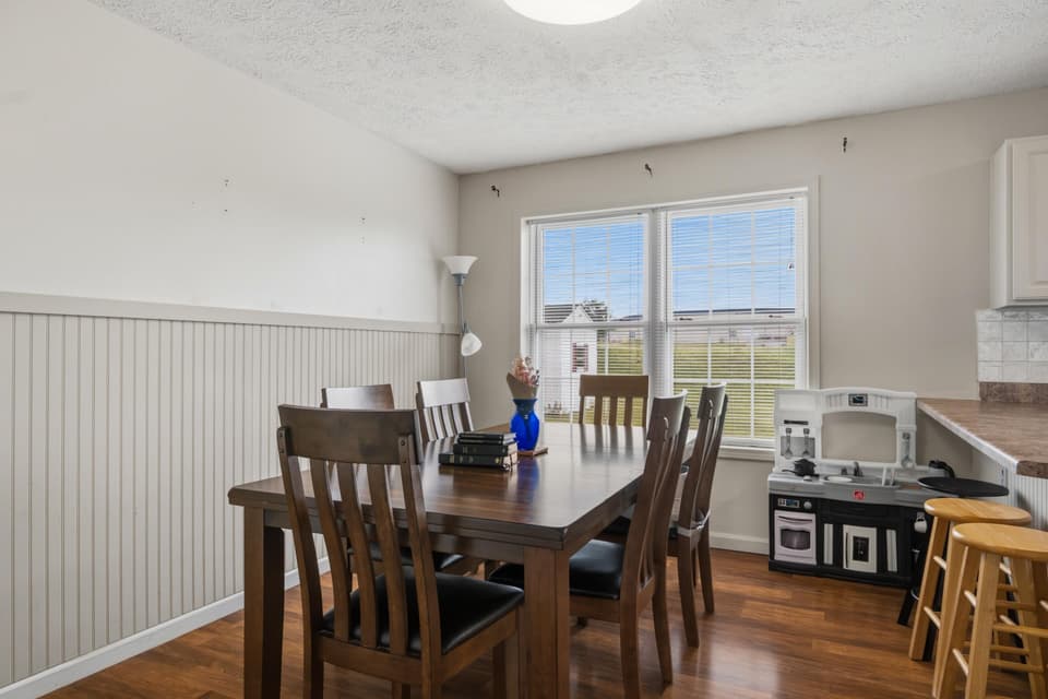 1685 Forelmont Street, photo 12 of 40