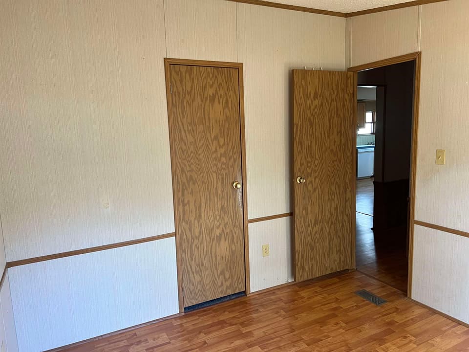 215 Jones Street, photo 17 of 23