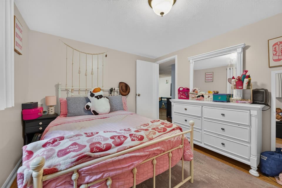 189 Pine Hollow Road, photo 33 of 40