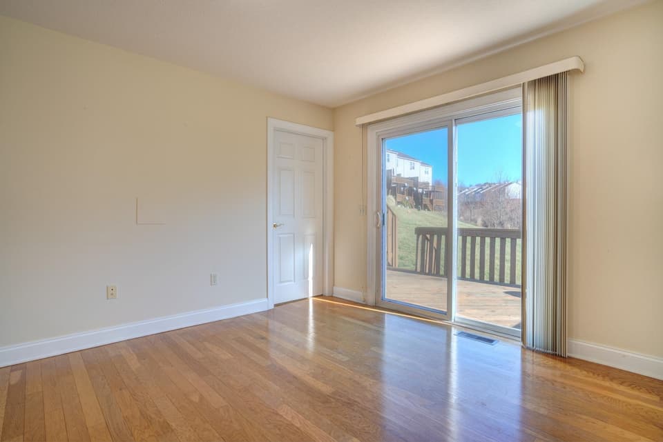 185 Blue Leaf Drive, photo 17 of 40