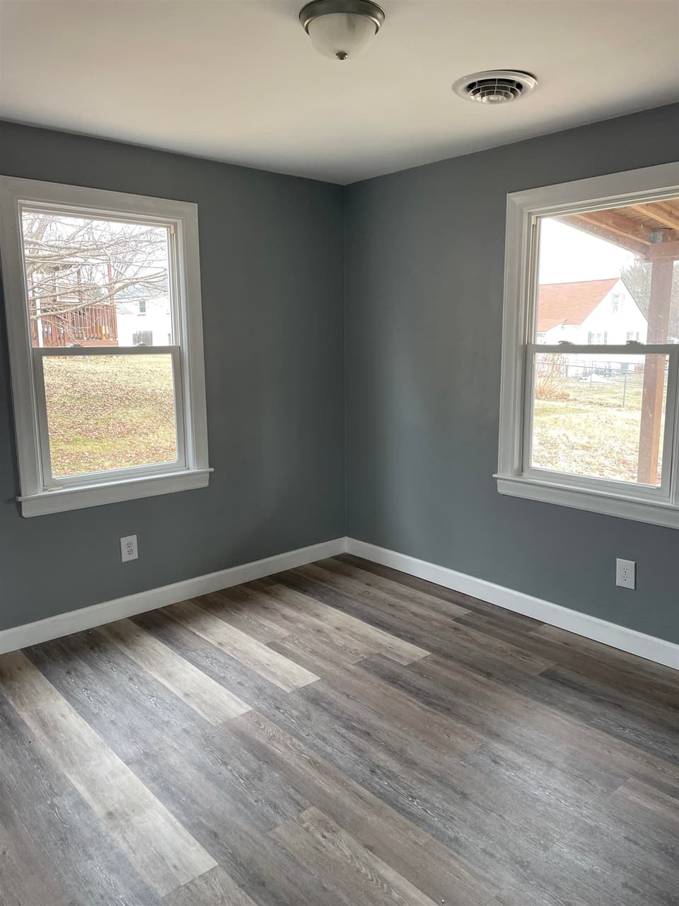 90 Clearview Drive, photo 4 of 17