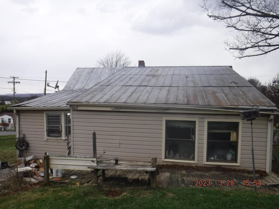 450 Wades Ln, photo 2 of 7