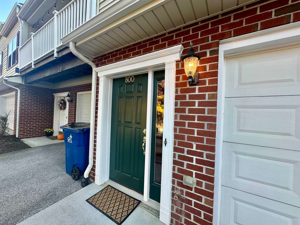800 Oak Tree Boulevard, photo 4 of 40