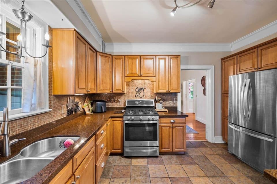 101 College Street, photo 19 of 40