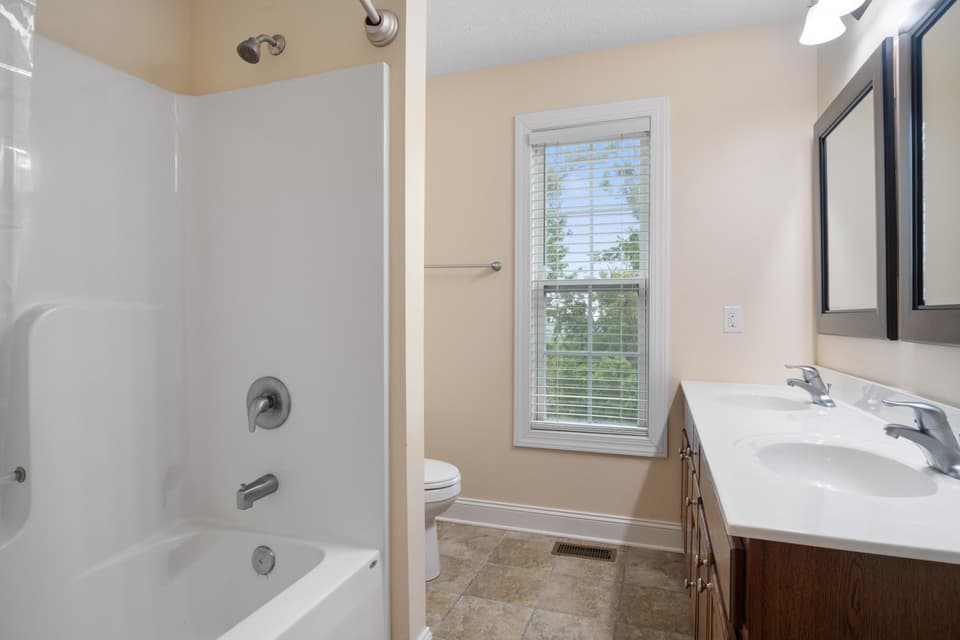 1555 Sherwood Drive, photo 28 of 40