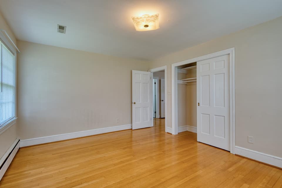 108 Roseland Drive, photo 33 of 40