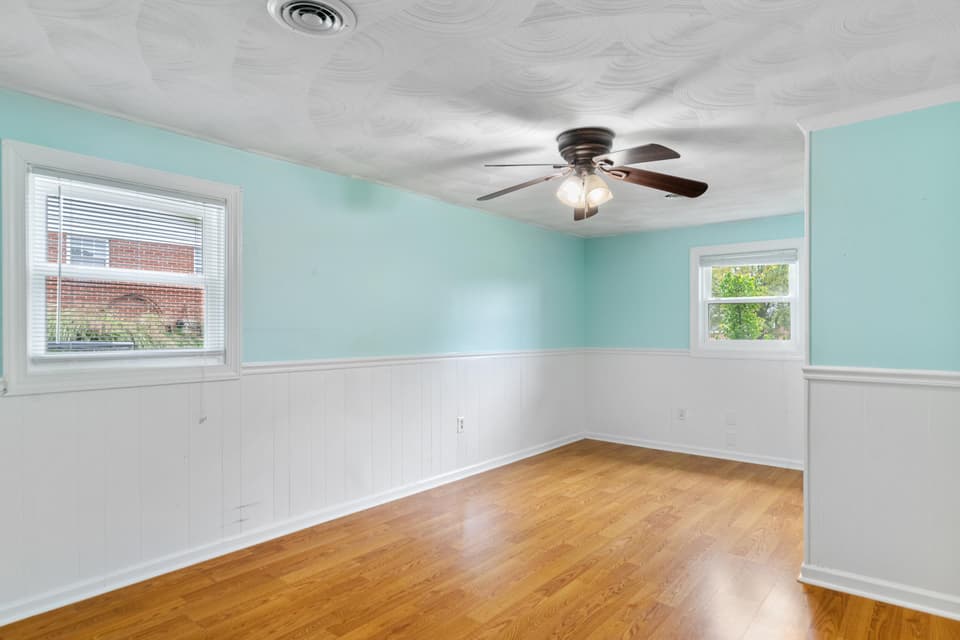 955 McHenry Avenue, photo 10 of 29