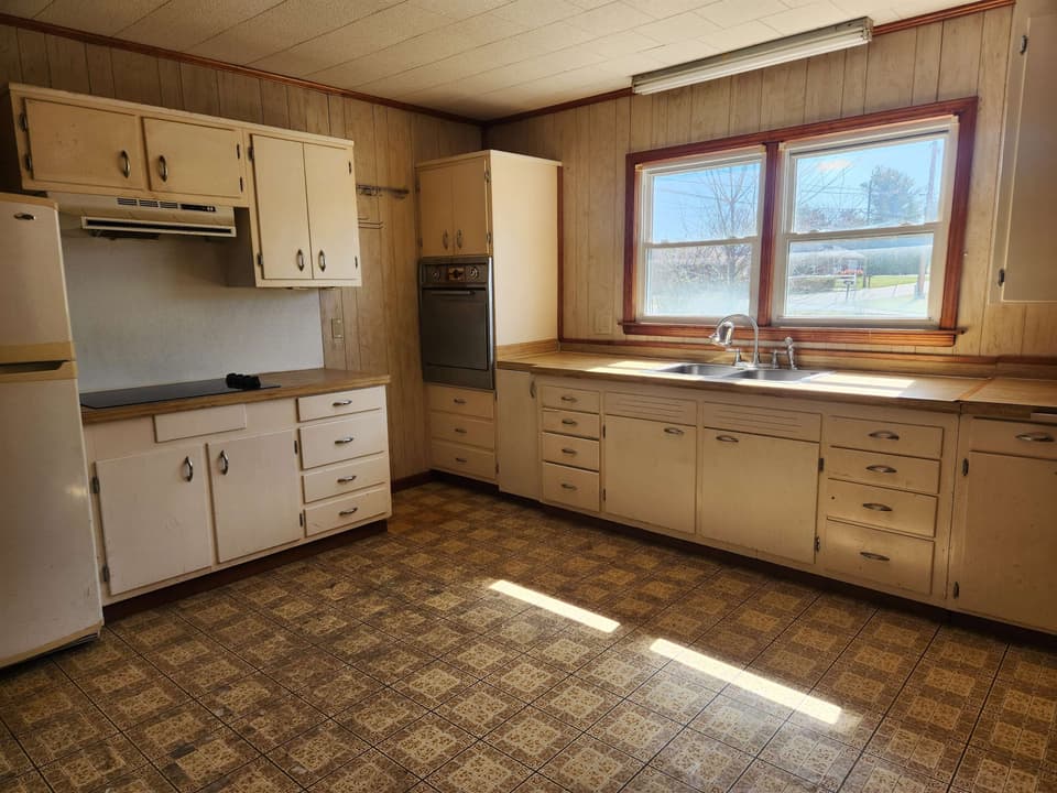 365 Clearview Drive, photo 25 of 40