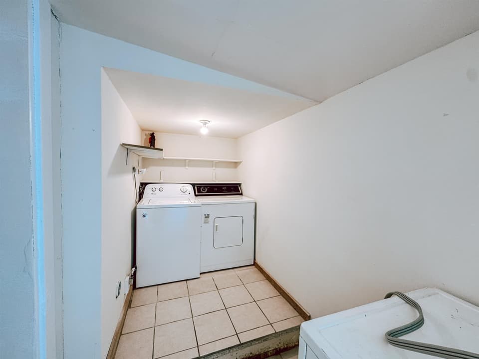 660 NE Liberty Street, photo 9 of 25