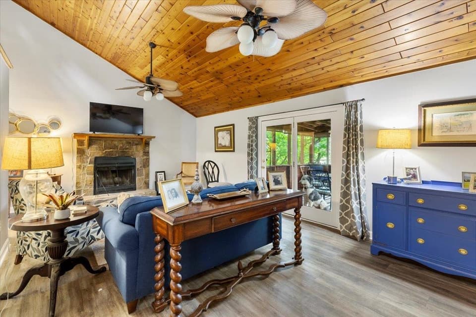 1200 Flint Drive, photo 12 of 40
