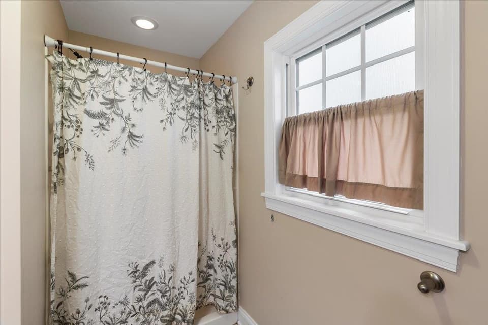 300 Roudabush Drive NW, photo 30 of 40
