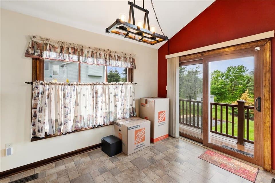 285 Briarwood Drive SW, photo 12 of 40