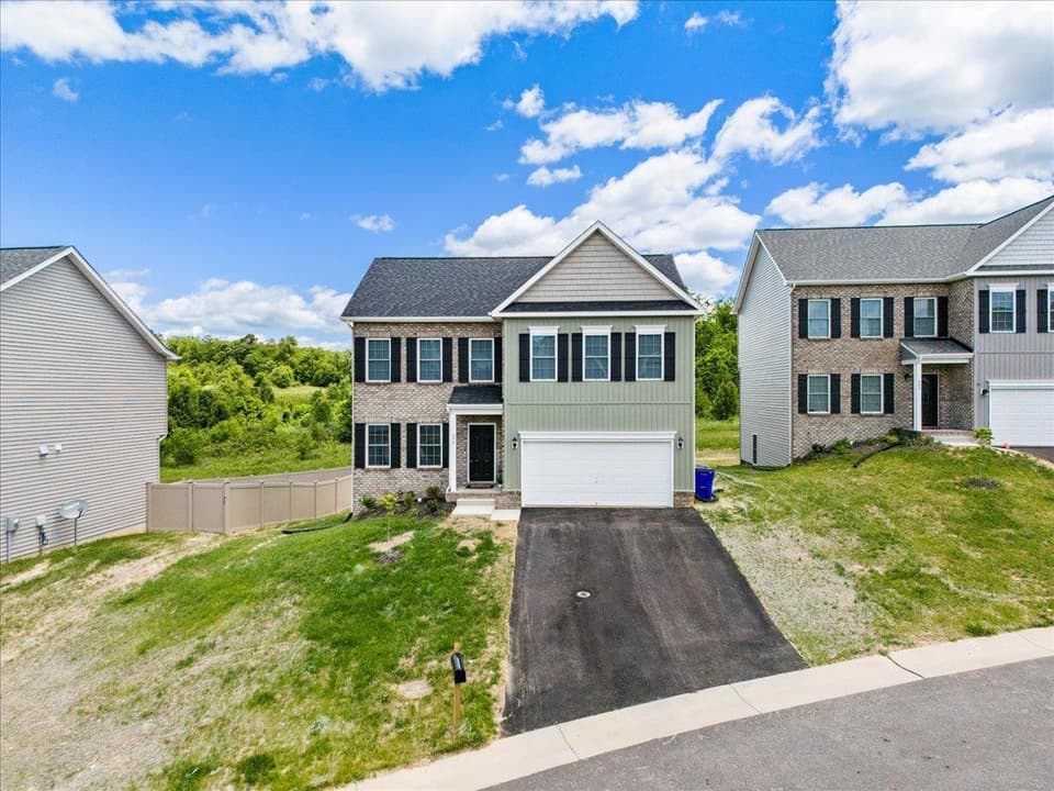 990 Holland Loop NW, photo 3 of 40